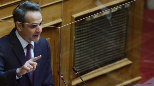 Βουλή: Σκληρή επίθεση Μητσοτάκη σε Γεννηματά - &quot;Μου θυμίσατε τον Τσίπρα, χωρίς όμως το ταλέντο στο ψέμα&quot;
