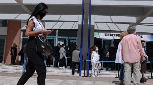 Εμβολιασμοί: Αυτές είναι οι ήπιες παρενέργειες της τρίτης δόσης - Πάνω από 200.000 ραντεβού για την πρώτη σε μία εβδομάδα