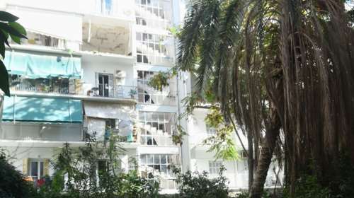 Αμπελόκηποι: Συνελήφθη και η 33χρονη που τραυματίστηκε από την έκρηξη - Στο μικροσκόπιο περούκες, μάσκες και σημειώματα