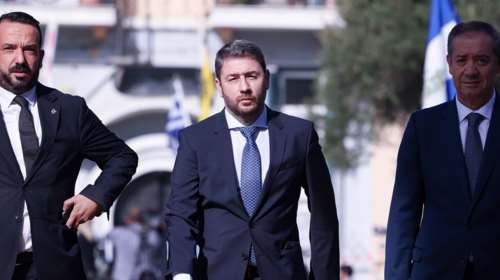 Ανδρουλάκης: Έτοιμος να προσφύγει στο Ευρωπαϊκό Δικαστήριο για την παρακολούθησή του - Κατέθεσε υπόμνημα στη PEGA