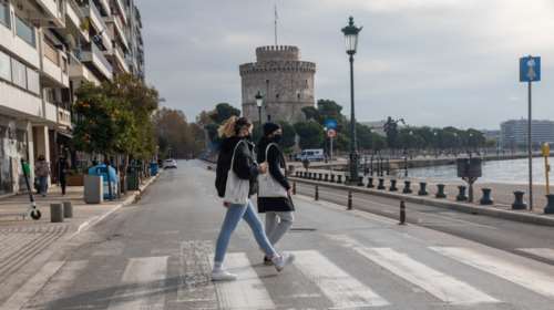 Κορονοϊός: Νέα &quot;πρωτιά&quot; για τη Θεσσαλονίκη με 428 νέα κρούσματα, 334 στην Αττική - Ξανά τριψήφια νούμερα σε Λάρισα και Πιερία