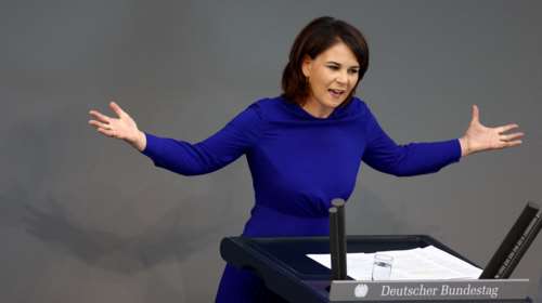 Με κορονοϊό η ΥΠΕΞ της Γερμανίας, Ανναλένα Μπέρμποκ - Ακυρώθηκαν οι επισκέψεις σε Αθήνα και Άγκυρα