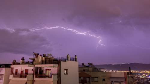 Προειδοποίηση Τσατραφύλλια: &quot;24ώρη παύση καλοκαιριού...&quot; -  Πτώση θερμοκρασίας έως 10 βαθμούς με κεραυνούς και χαλάζι