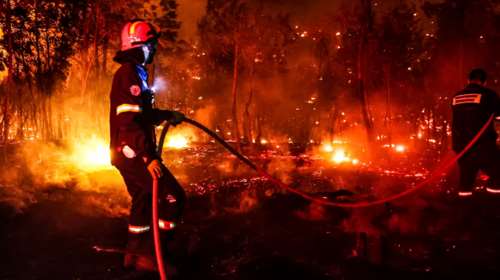 Ποιες είναι οι ακραία επικίνδυνες περιοχές για πυρκαγιά έως τον Σεπτέμβριο - Η πρόβλεψη του Meteo [χάρτες]
