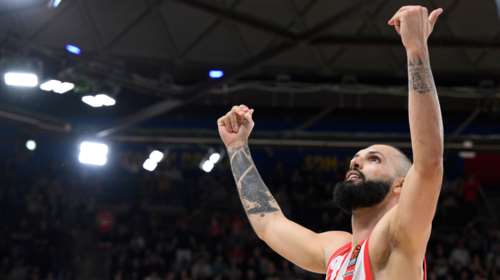 Η καυστική απάντηση του Φουρνιέ σε επικριτικό σχόλιο, με &quot;καρφί&quot; για τον Αταμάν: Θα βρω fake Έλληνες ή αληθινούς;