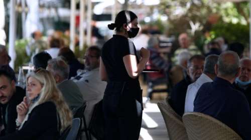 Αλλάζουν όλα λόγω μετάλλαξης Δέλτα: Ο σχεδιασμός για τον υποχρεωτικό εμβολιασμό και την εστίαση