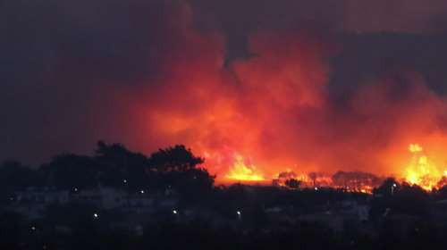 Φωτιά στην Αλεξανδρούπολη: Πύρινος εφιάλτης για 2η νύχτα- Καμένα σπίτια και κόποι μιας ζωής- 8 πυροσβέστες στο νοσοκομείο