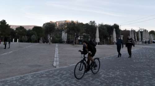 Απαγόρευση κυκλοφορίας και κλειστά μαγαζιά σήμερα - Tελευταία άμυνα πριν το ολικό lockdown: Τι ισχύει σε Αθήνα, Θεσσαλονίκη και Πάτρα