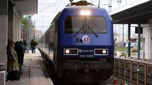 Επιβάτης του τρένου και στέλεχος της ΝΔ απάντησε στον ΣΥΡΙΖΑ: &quot;Άλλη φορά θα ζητάω την άδεια να ταξιδέψω&quot; [Εικόνες]