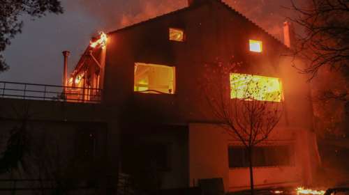 Τέσσερις συλλήψεις για τις φωτιές που κατακαίνε την Ελλάδα: Παρίστανε τον εθελοντή ο ένας