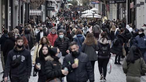Οι ουρές στην Ερμού απειλούν το &quot;ήπιο lockdown&quot; της Δευτέρας - Κρίσιμη η Κυριακή