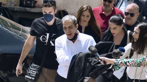 Θέμης Αδαμαντίδης: Άλλοι δύο μάρτυρες στο πλευρό του λαϊκού τραγουδιστή [βίντεο]