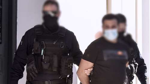 Ομηρία στον Αγ. Παντελεήμονα: Στον εισαγγελέα ο 34χρονος Αιγύπτιος - Δίωξη για κακούργημα [εικόνες]