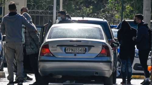 Κολωνός: "Κατέθετε για τέσσερις ώρες σαν κατηγορούμενη" - Τι καταγγέλλει η οικογένεια της 12χρονης