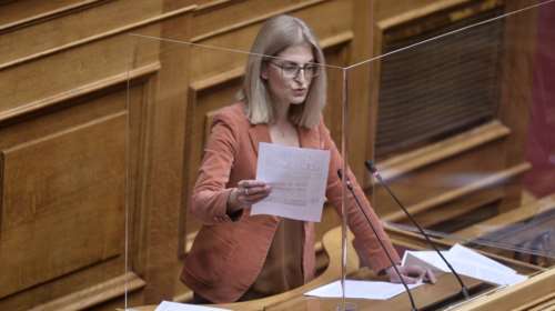 Αυγέρη για Γεωργιάδη και τις συντάξεις των δικαστικών: Μιλά ως φυσικό πρόσωπο ή ως υπουργός της κυβέρνησης;