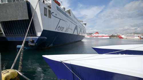 48ωρη πανελλαδική απεργία στα πλοία σήμερα και αύριο
