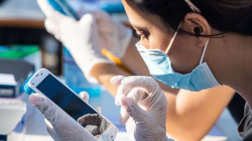 Κορονοϊός: Νέο ταχύτατο τεστ από την Οξφόρδη - Ανιχνεύει τον ιό σε ΜΜΜ και κτίρια