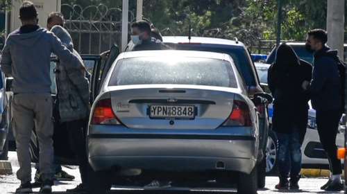 Κολωνός: Υπεύθυνος προσωπικού σε αλυσίδα σούπερ μάρκετ ο 55χρονος που συνελήφθη - Ηλεκτρολόγος ο 4ος που ψάχνει η ΕΛΑΣ