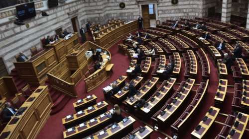Βουλή: Ψηφίσθηκε με ευρεία πλειοψηφία η τροπολογία για τον ΕΝΦΙΑ - &quot;Παρών&quot; από το ΚΚΕ