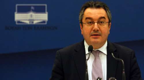 Μόσιαλος: Πώς θα περιοριστεί η μετάλλαξη Δέλτα - Το παράδειγμα της Σκωτίας