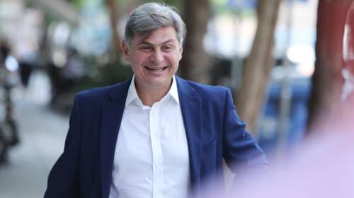 Καρφιά της ΝΔ για τη δήλωση Φαραντούρη (ΣΥΡΙΖΑ) ότι το ΒΒΒ της Standard &amp; Poor’s "δεν τρώγεται": "Λαϊκισμός και ασχετοσύνη"