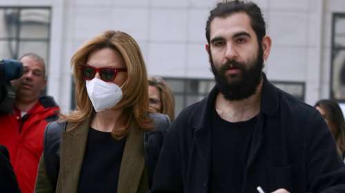 Δίκη Φιλιππίδη: &quot;Εφαγα σφαίρα στην καρδιά από ανθρώπους που ταΐζαμε&quot;, λέει η σύζυγός του