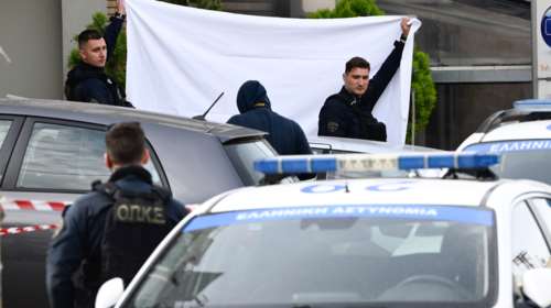 Μάρτυρας της γυναικοκτονίας στο Μενίδι: &quot;Κλείσε την πόρτα, σκότωσαν την κοπέλα - Φώναζε βοήθεια&quot; [βίντεο]