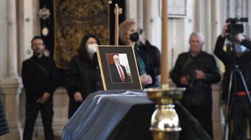 Ιωάννινα: Σε κλίμα οδύνης το τελευταίο αντίο στον &quot;παγκόσμιο&quot; Μωυσή Ελισάφ - Πλήθος κόσμου έδωσε το &quot;παρών&quot; [εικόνες]