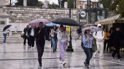 Άστατος ο καιρός σήμερα με βροχές και καταιγίδες - Η πρόγνωση για το τριήμερο της Καθαράς Δευτέρας
