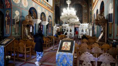 Θεσσαλονίκη: Άγριος καβγάς σε μνημόσυνο - Στο αυτόφωρο ένας 55χρονος και η 54χρονη γυναίκα του