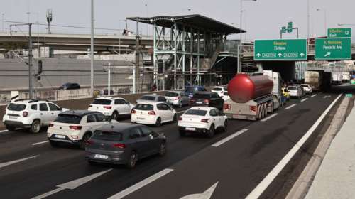 Τροχαίο στην Αττική Οδό μετά τον κόμβο Παιανίας προς Αεροδρόμιο - Κλειστή η δεξιά λωρίδα