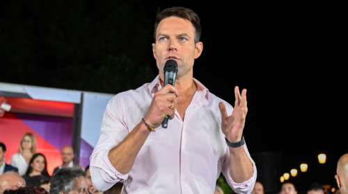 Στη Ρόδο ο Κασσελάκης: Ο κόσμος έχει καταλάβει την κοροϊδία που διαδραματίζεται στο ΕΣΥ