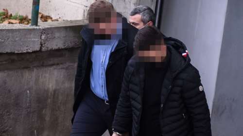 Δίκη Άλκη Καμπανού: &quot;Πόσα πήρες να πεις αυτές τις βλακείες;&quot;- Ενταση στο ακροατήριο στην κατάθεση της ιατροδικαστού