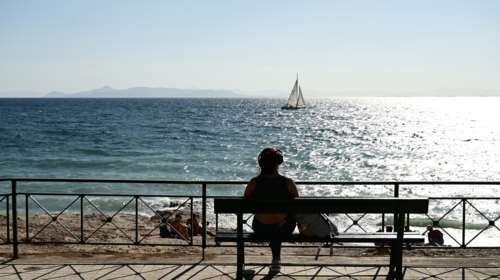 Καιρός: Ηλιοφάνεια και αραιές νεφώσεις - Ανεβαίνει στους 28 βαθμούς η θερμοκρασία