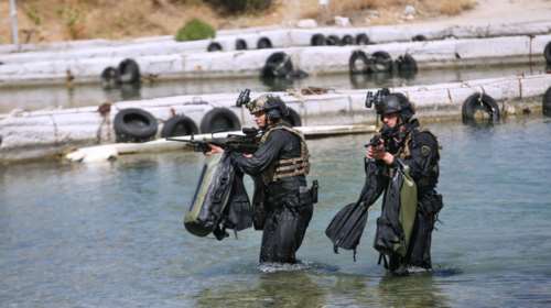 Μονάδα Υποβρύχιων Αποστολών: Εντυπωσιακά πλάνα από τα &quot;βατράχια&quot; που εκπαιδεύονται [εικόνες]