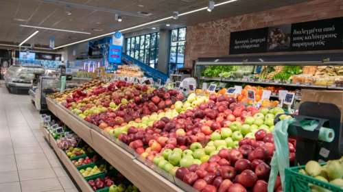 Ανάλυση: Ο πληθωρισμός υποχωρεί, αλλά οι τιμές συνεχίζουν να ανεβαίνουν- Γιατί δεν υποχωρεί η ακρίβεια στα τρόφιμα