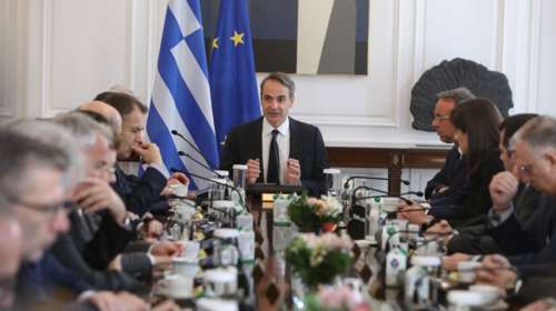 Συνεδριάζει το υπουργικό συμβούλιο υπό τον Κυριάκο Μητσοτάκη: Κατώτατος μισθός και νομοσχέδια στην ατζέντα