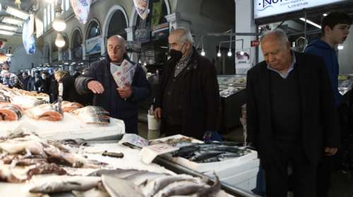 Καλάθι του Νοικοκυριού στη Βαρβάκειο για τη Σαρακοστή - Ο πίνακας με τις τιμές, &quot;σημαντικές μειώσεις σε σχέση με πέρυσι&quot;