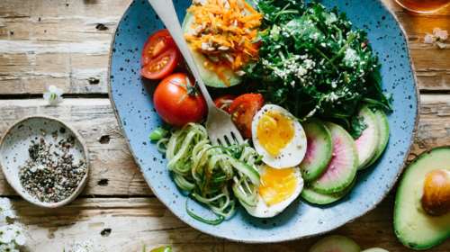 Πότε είναι η καλύτερη ώρα να ξεκινάμε το φαγητό στη διαλειμματική νηστεία και γιατί