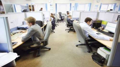 Ποιοι εργαζόμενοι ωφελούνται μετά την ανακοίνωση του 9,4% παρότι δεν αμείβονται με τον κατώτατο μισθό