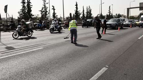 Τροχαίο με νταλίκα και ΙΧ στον Κηφισό προκάλεσε μποτιλιάρισμα χιλιομέτρων - Live η κίνηση στους δρόμους