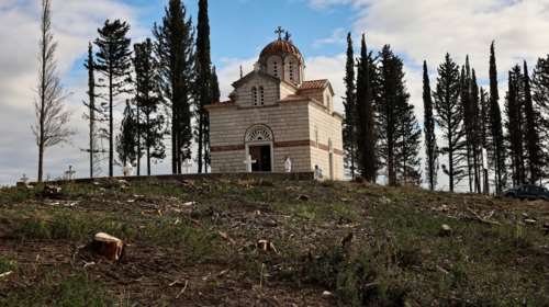 Μενδώνη: Έτοιμη να δεχτεί κόσμο η εκκλησία στο Τατόι - Το κοιμητήριο ανήκει στο ελληνικό κράτος