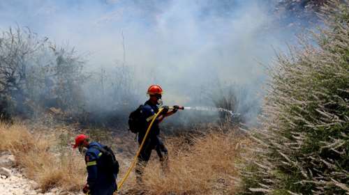 Μαίνεται η πύρινη λαίλαπα στη Χίο: Αλλεπάλληλα μηνύματα 112 και εκκενώσεις, μάχη να σωθούν τα Μαστιχοχώρια