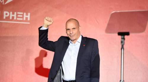 Γιάνης Βαρουφάκης: Τον... πέθανε ο φαρσέρ Ντεμπενεντέτι - Πώς το διέψευσε ο ίδιος