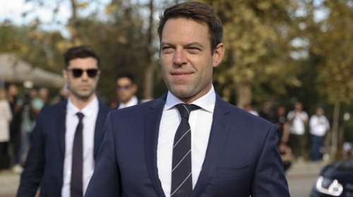 Κασσελάκης: Πάνω από όλα η ενότητα, αυτή θα υπηρετήσω -  Η βόλτα και το ούζο μετά την παρέλαση