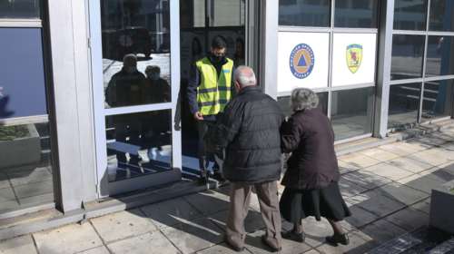 Θεσσαλονίκη: Αισιόδοξα τα μηνύματα από την πρώτη ημέρα των εμβολιασμών - Στο 100% η προσέλευση την πρώτη ημέρα