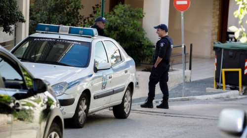 Μαγνησία: 10χρονος μπήκε στη μέση για να γλιτώσει τη μητέρα του από τον πατέρα του - Τη χτύπησε και έβγαλε καραμπίνα