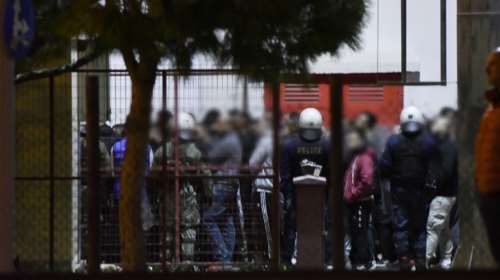 Ρέντης: Βρέθηκε πυρίτιδα στα χέρια του 18χρονου που έριξε τη φωτοβολίδα - Στο μικροσκόπιο ο ρόλος του μάνατζερ γνωστού τράπερ