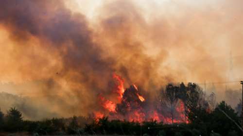 Σέρρες: Συνελήφθη 91χρονος για εμπρησμό – Έκαιγε λάστιχα και οι φλόγες επεκτάθηκαν σε χωράφια