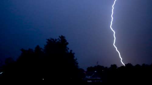 Φωτιές από κεραυνούς στη Χαλκιδική: Σε Κασσάνδρα και Σιθωνία τα μέτωπα [βίντεο]